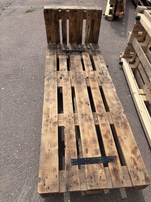 Продам кровати (из поддона)