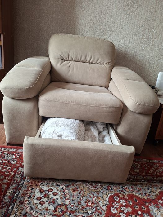 Продам диван срочно !!!