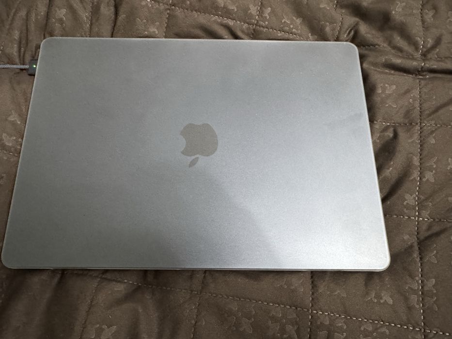 Macbook air 15 M4 24/512