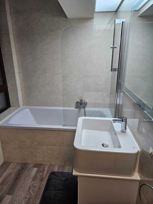 Apartament 2 camere cu loc de parcare privat Str Doamna Stanca PF