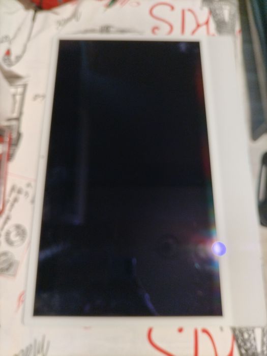 Dezmembrez Apple model A2438 display și carcasa este ok