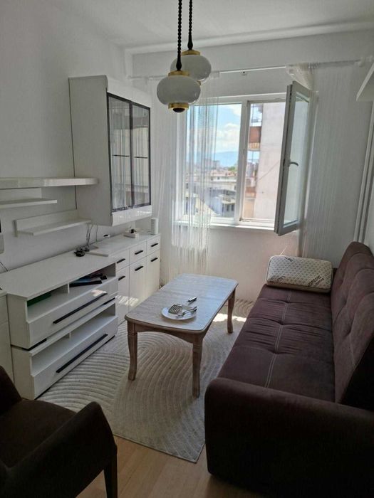 Тристаен апартамент в Центъра