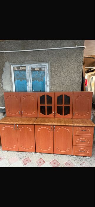 Продам кухонный гарнитур в отличном состоянии.