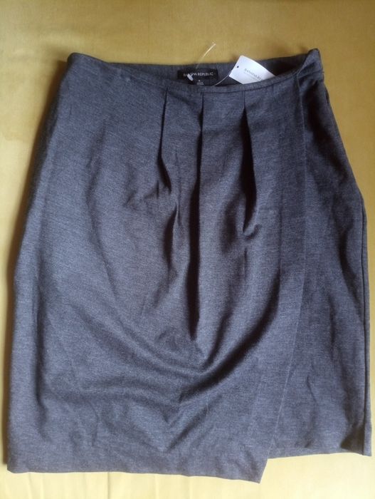 Чисто нова пола на Banana Republic, размер S