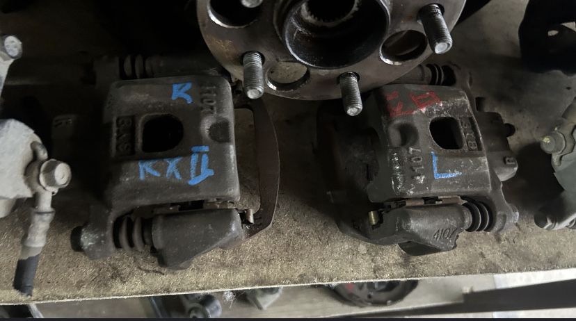 Задний суппорт Лексус Рх330 Lexus Rx 350