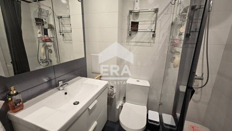 Ера Тера предлага за продажба просторен южен двустаен апартамент в гр