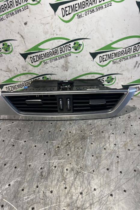 Grila ventilatie bord centru A 204 830 6154 Mercedes-Benz C-Class W20