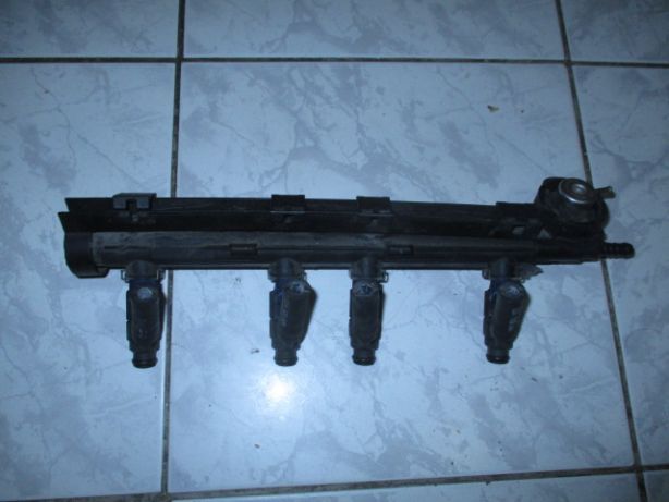 Injectoare +rampa Golf IV 4 Sharan Alhambra Octavia Beetle 2,0 benzina