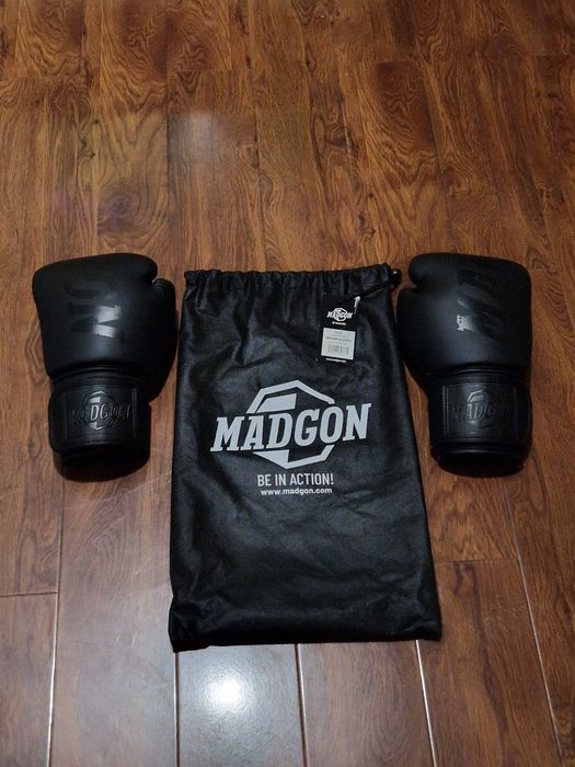Mănusi de box MADGON
