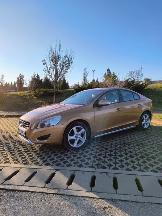 Volvo S60 R Design an 2011 2.0 automat 5 pistoane