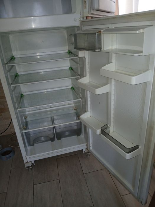 Продам холодильник