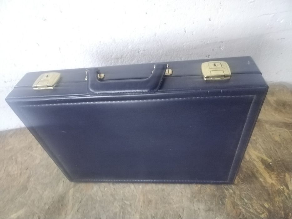 Комплект прибори за хранене 23/24 карата златно покритие 70 броя 
Olym