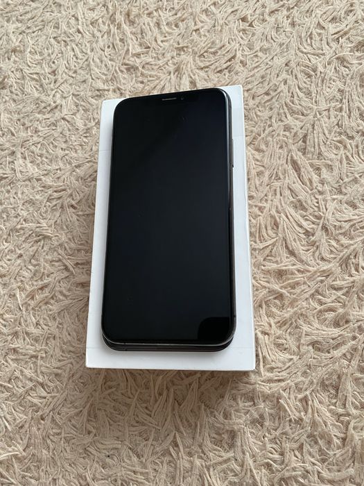 Продам айфон xs на 64гб