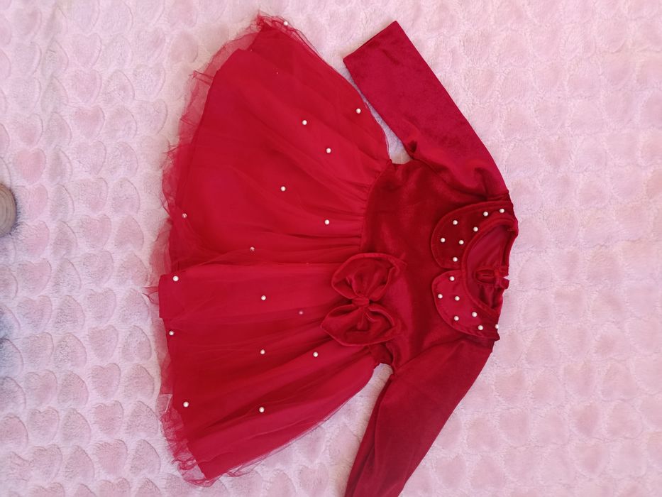 Червена бебешка рокля