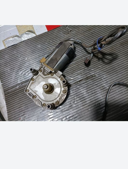 Motoraș pentru macara geam:A8,asigur expedierea coletului avantajos la