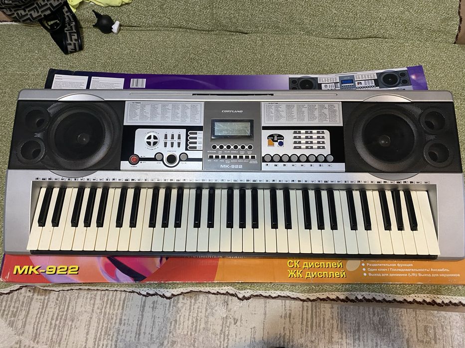 Синтезатор МК922