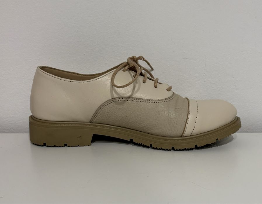 Pantofi din piele bej