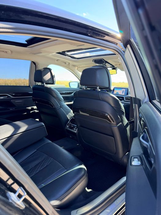 BMW seria 7 G12 facelift / 740Li /