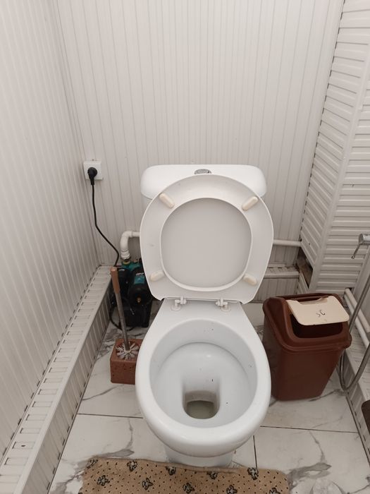 Унитаз сатылады жаксы бахада