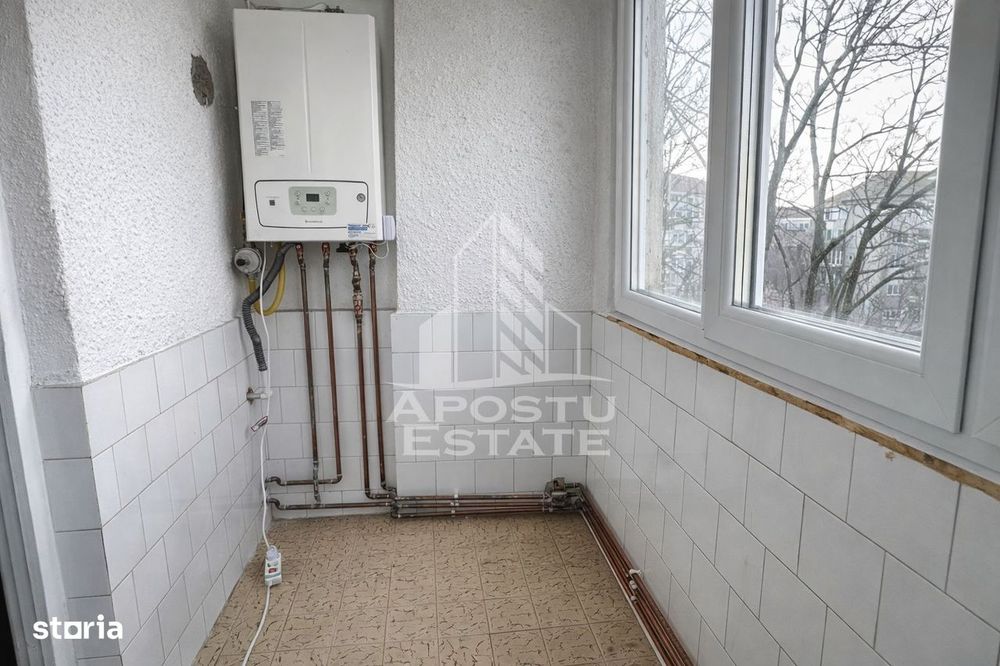 Apartament 2 camere , decomandat, etajul 3/4, zona Girocului