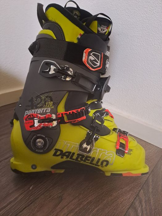 Clapari pentru schiuri Dalbello