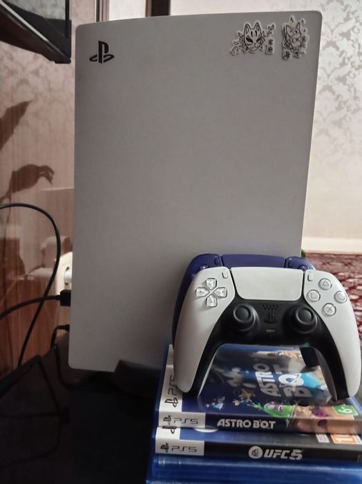 Playstation 5 продается вместе с 4 дисками