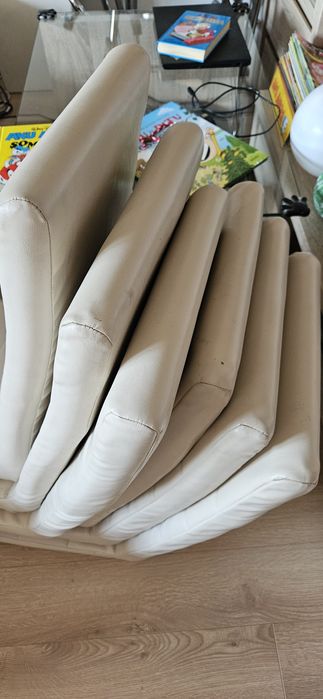 Столове цвят крем бежов - 6 броя