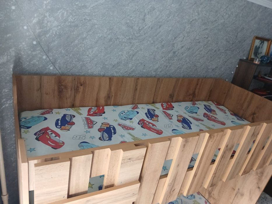 Продам кровать двухъярусная