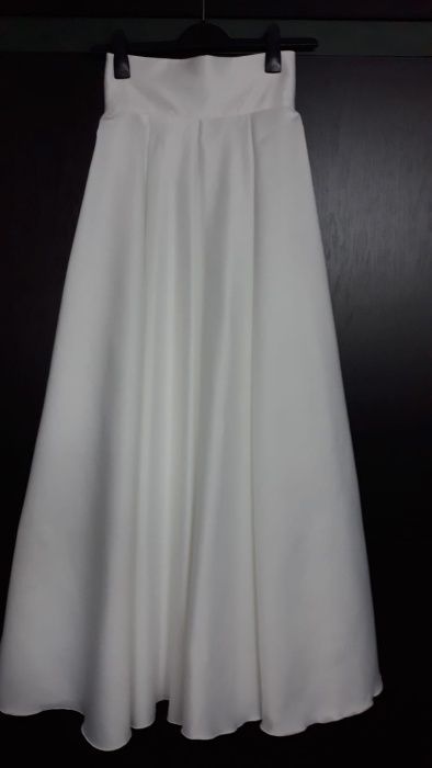 Fusta din tafta pentru ocazie speciala