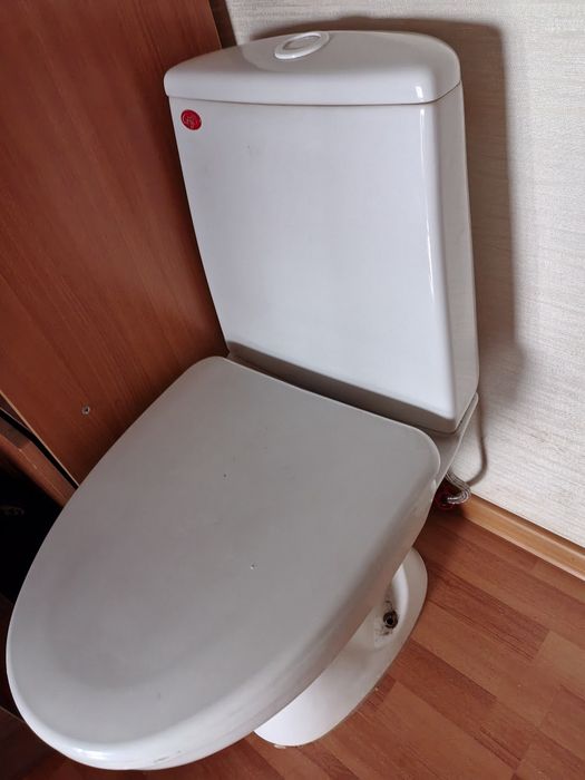 Продам унитаз срочно