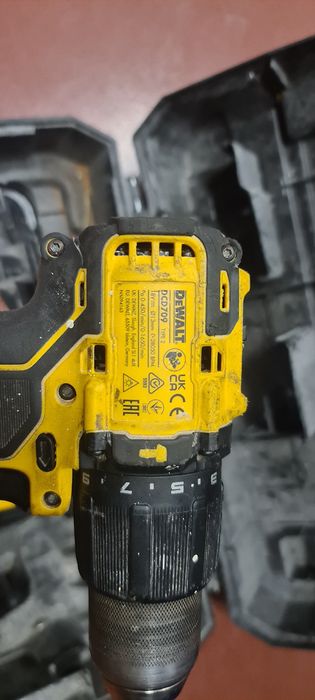 Dewalt 2022, 2x baterie, incarcator