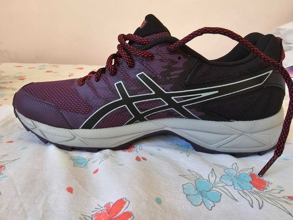 Asics-Женски Маратонки(НОВИ)