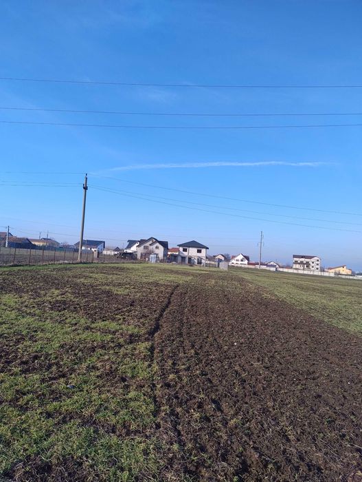 Vând teren excelent intravilan