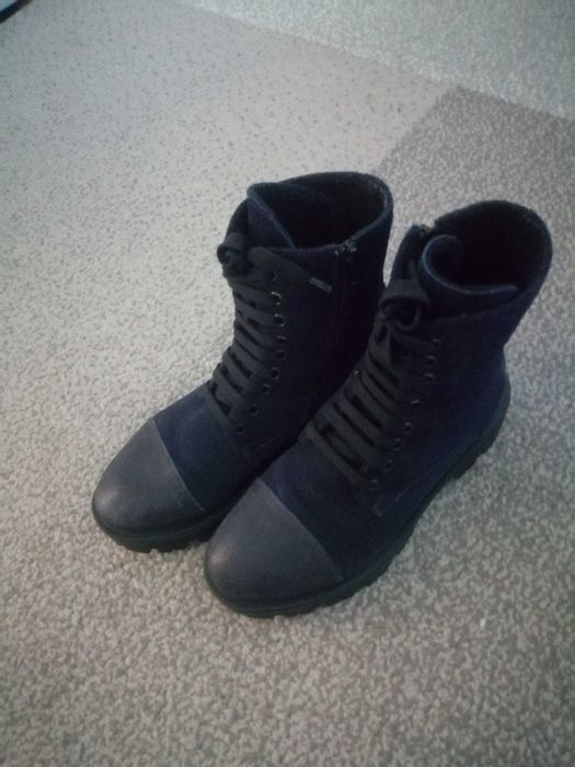 Vand ghete Cadenzza noi, mărimea  39 (merg și la 38)!   Preț 150 lei.