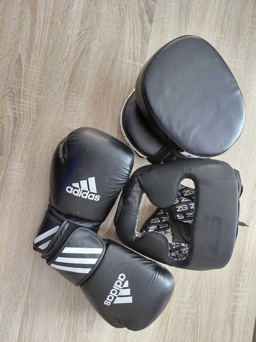 Боксови ръкавици