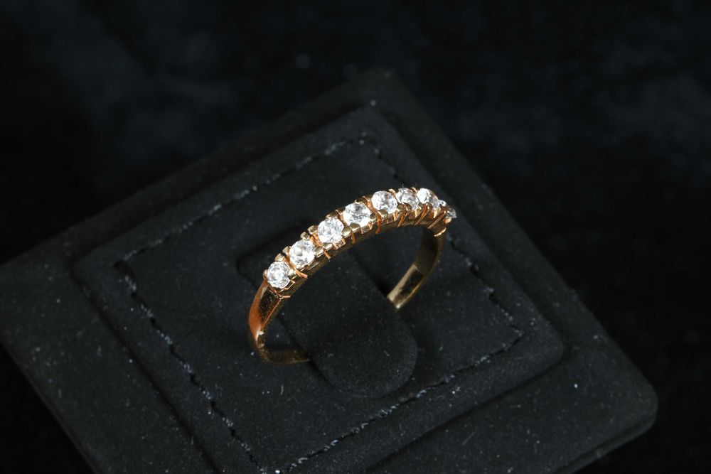 Златен Пръстен Халка 750 ( 18к) с Цирконий 2.92 грама Размер 59