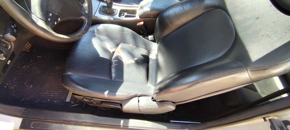 Продава се цял за части Mercedes 220 CDI W203