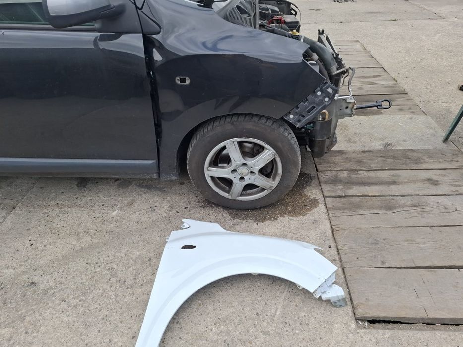 Aripa dreapta Dacia Logan Sandero 3