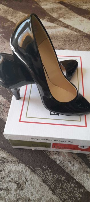 Черни обувки на ток