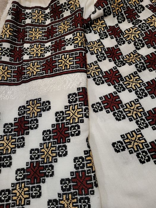 Vând cămașă traditională