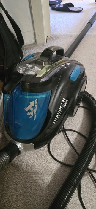 Vând aspirator Rowenta