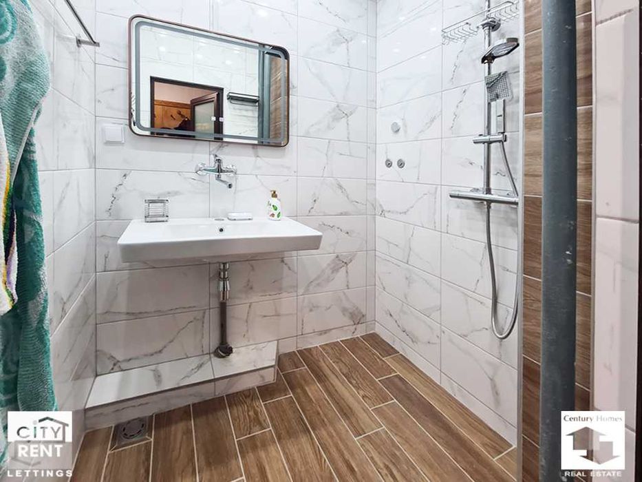 104987 Апартамент с три помещения, в широкия център на Велико Търново