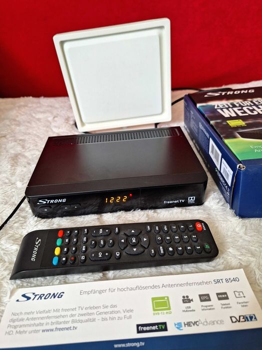 antena auto Receptor digital Strong SRT8540 DVB-T2 canale free+ antena