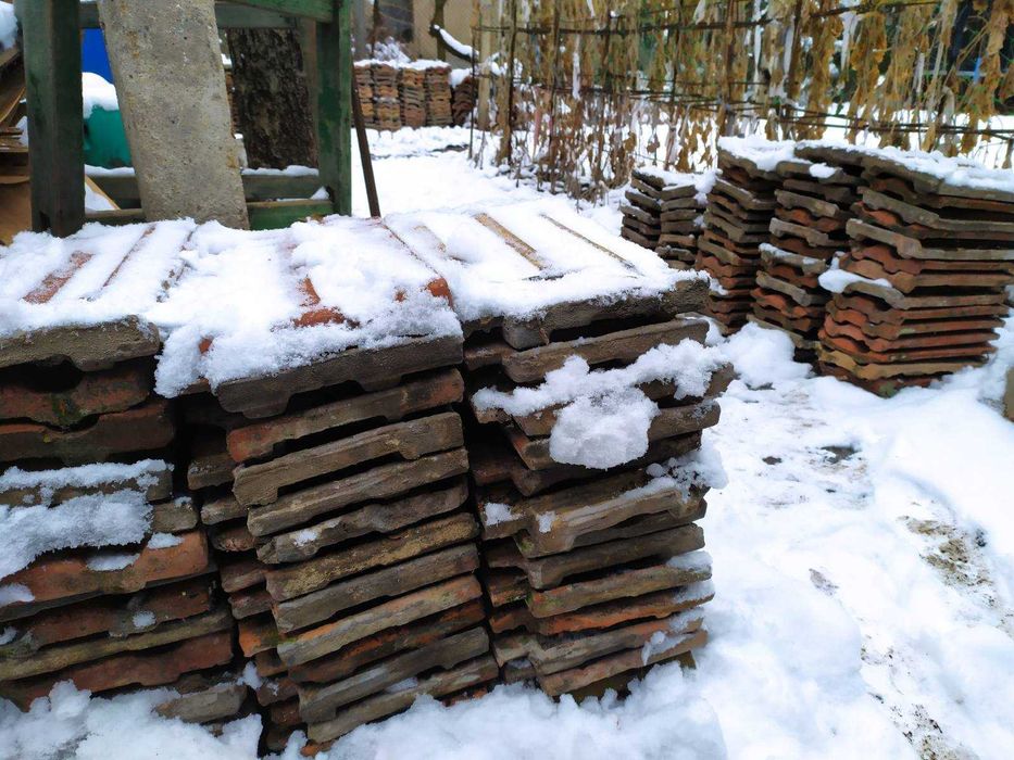 Керемиди използвани гр. Кюстендил 0.20лв 600бр.