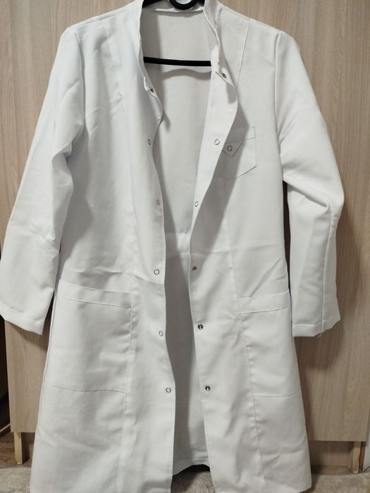 Белый медицинский халат, отличное состояние