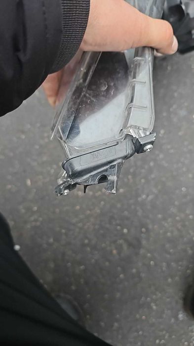 Фара на Toyota Pruis