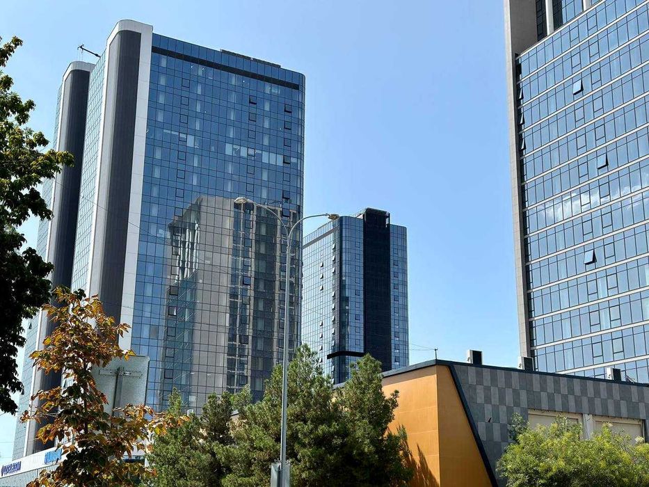 Продается под нежилое 1-комнатная, 1 этаж, первая линия АйТи-парк