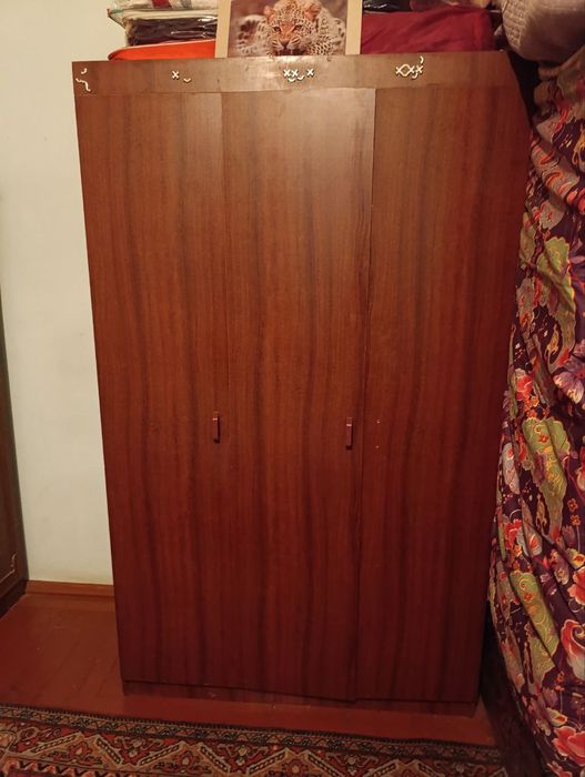 Мебель ва колин шкафлар сотилади