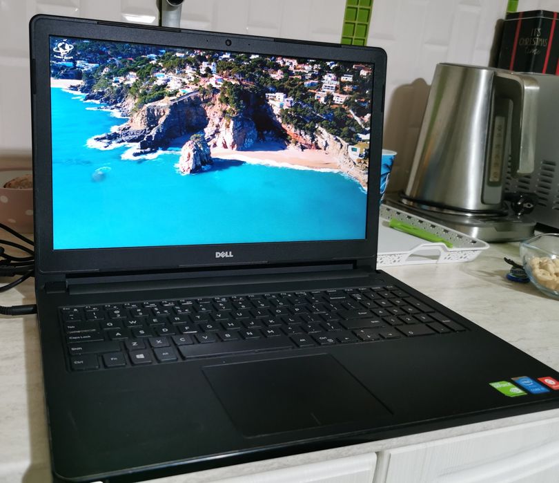Laptop Dell Inspiron 5558 i5-5200U 2.20 Ghz Broadwell 8GBRam HDD 1TB video 4 GB Nvidia GeForce 920M windows 10