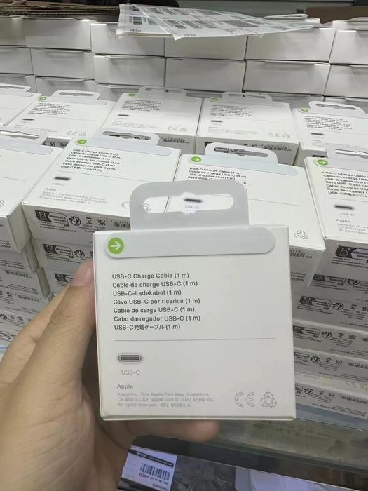 Cablu iPhone 17, 16 și 15 tip c nylon ios avem încărcător de 20w tip c